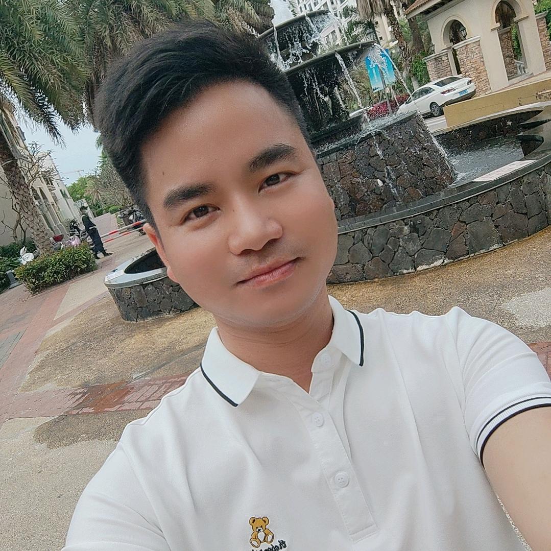 阿卫（脆皮香肉招学徒）
