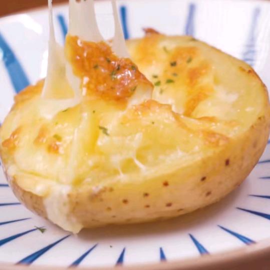 城市小哥哥，在家做饭