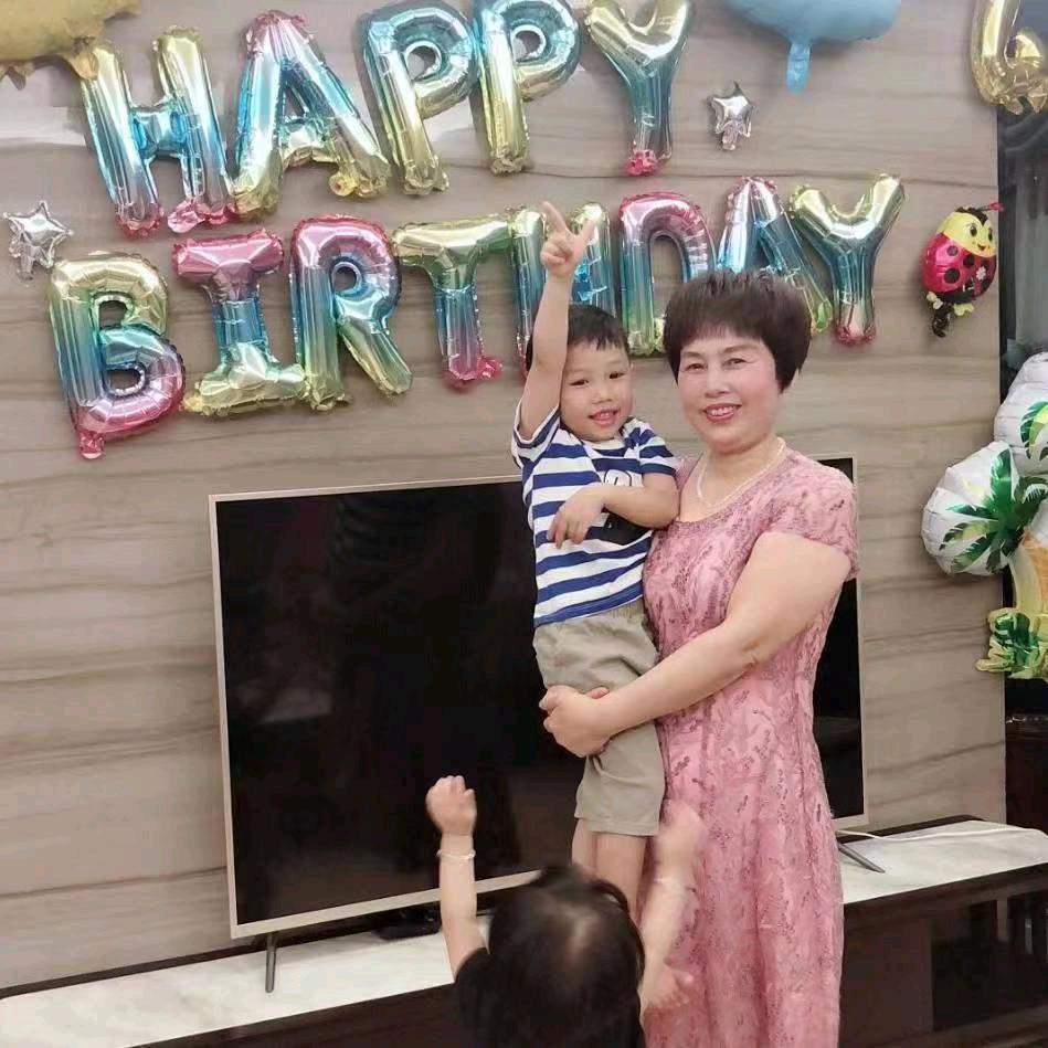 依妮时装曲艺爱好者