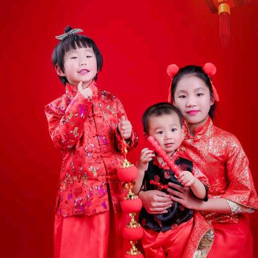 《李》家仨宝
