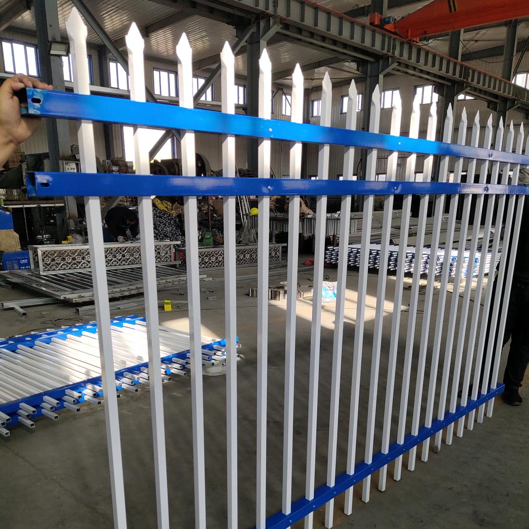 新疆宏创源护栏小安