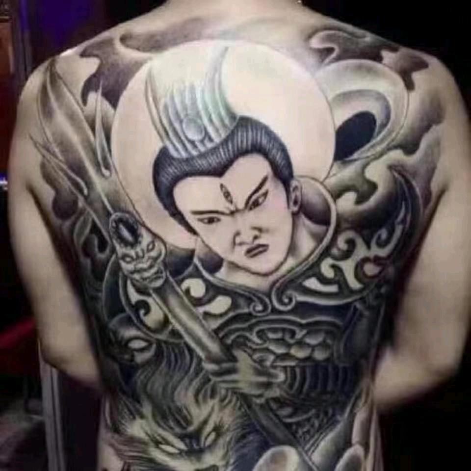 小威