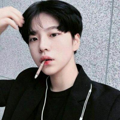 我叫谁維唯少爷头像