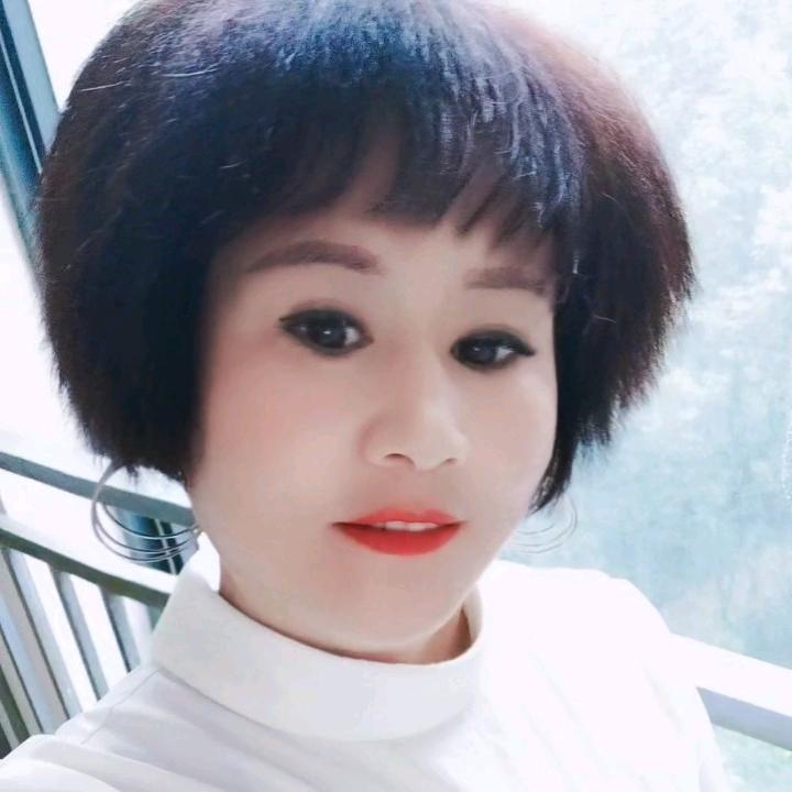 幸福甜密的我（艳玲）