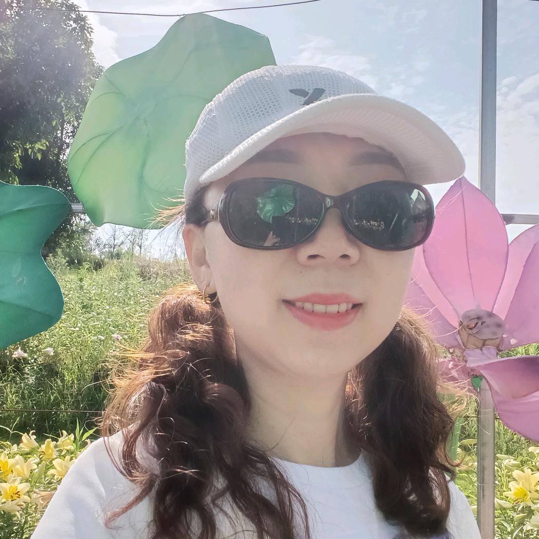 爱吃美食的凤妹