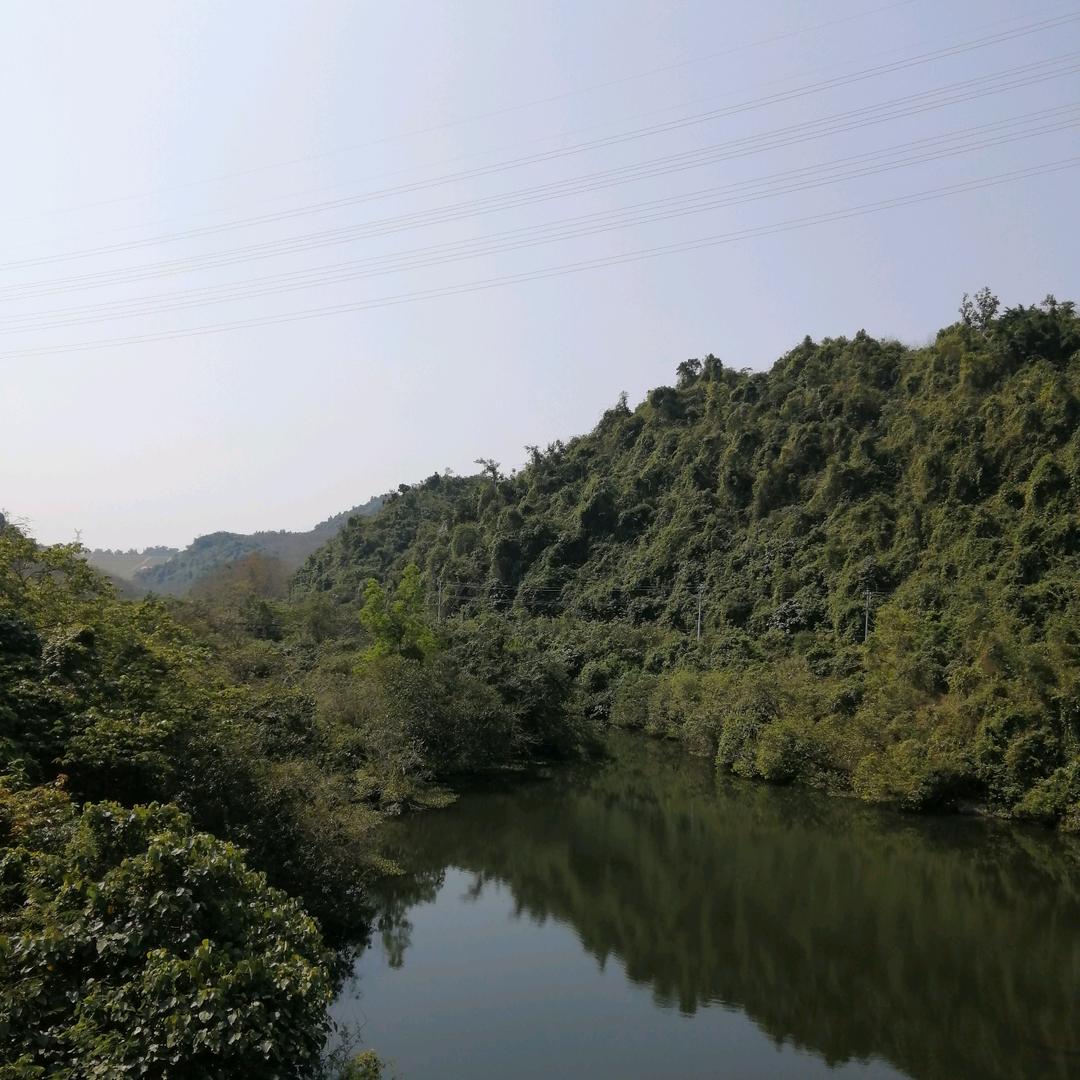 过山峰