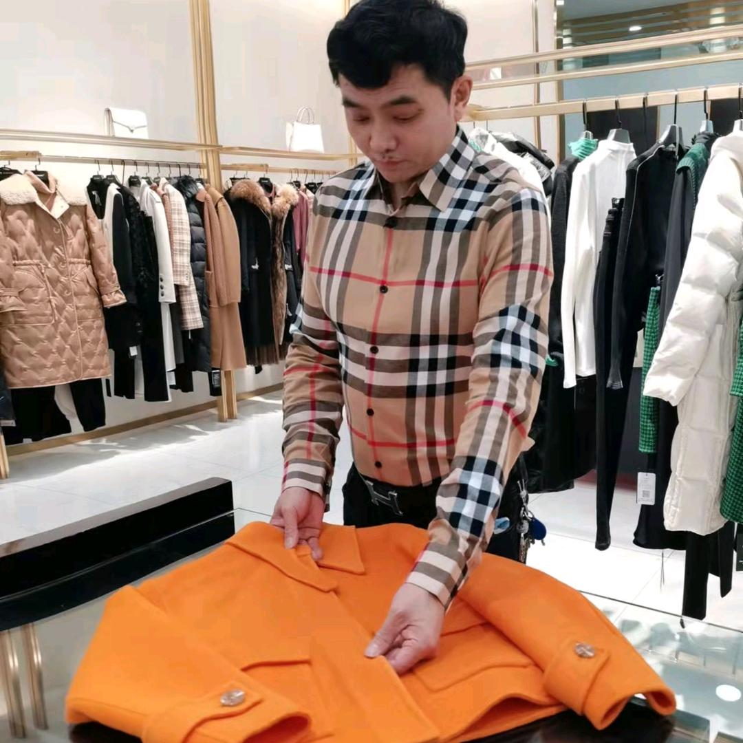 在乌鲁木齐做服装的黄哥
