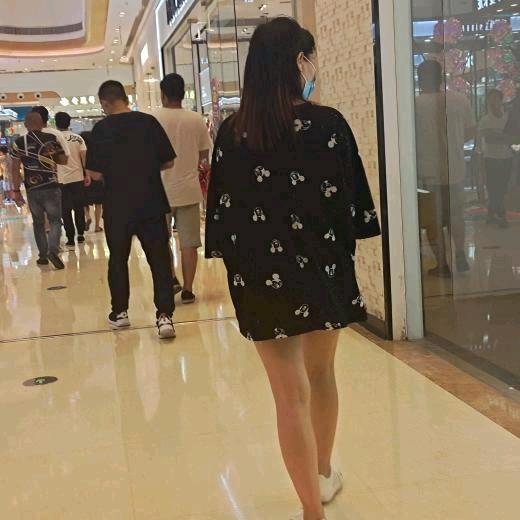 12针电脑横机加工小姐姐