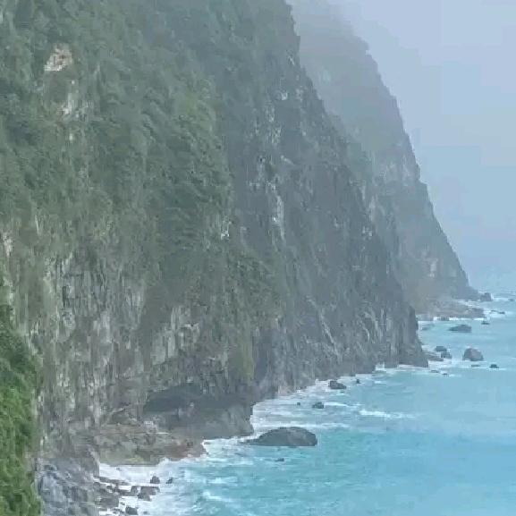 惊涛拍岸