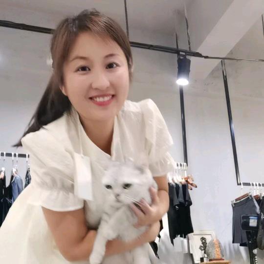 不吃荤的小妖精