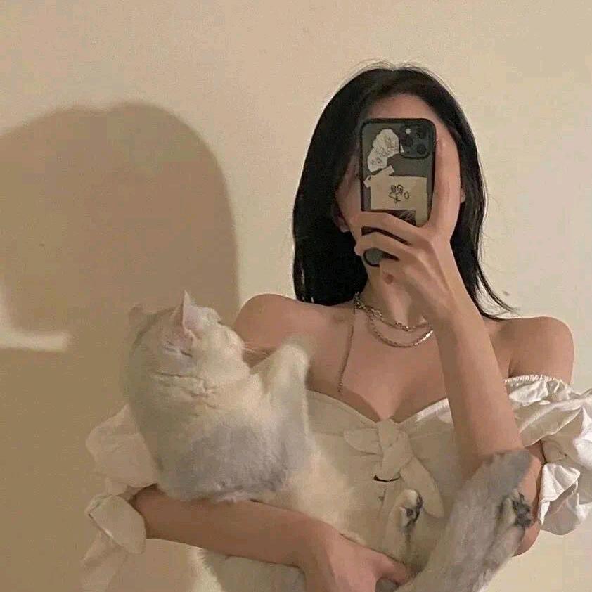 甄妮玛·郝侃