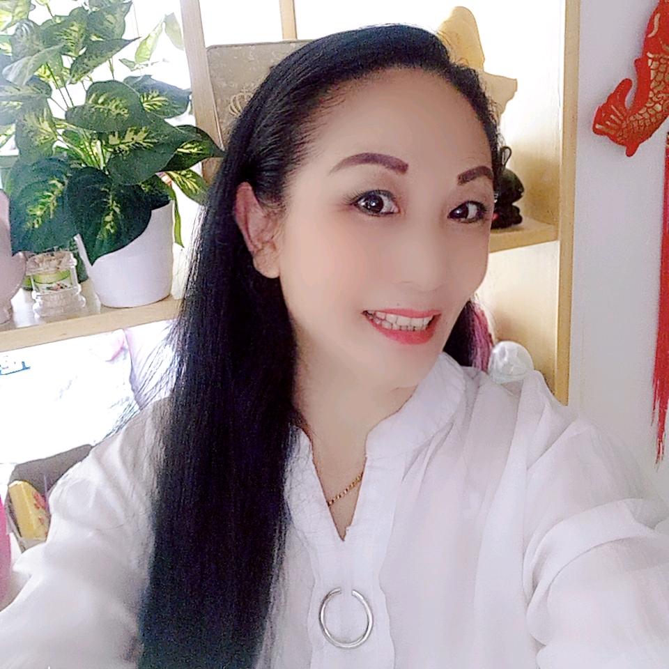 华