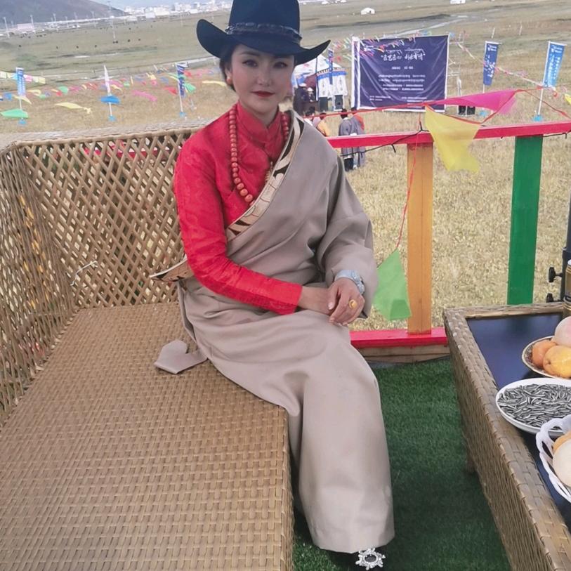 姑娘卓卓