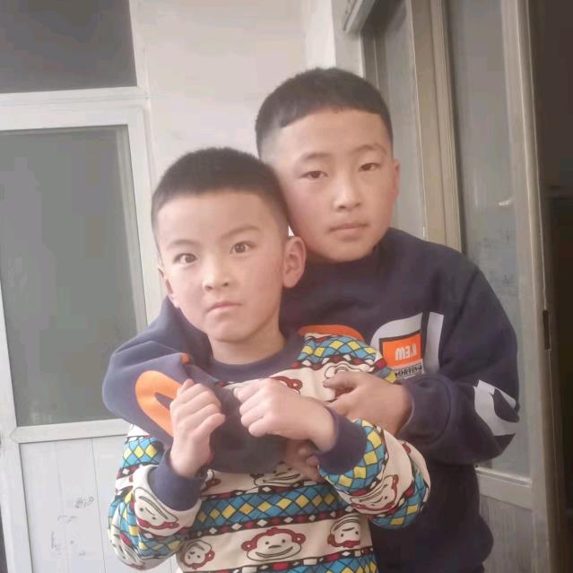 打小放羊的娃娃