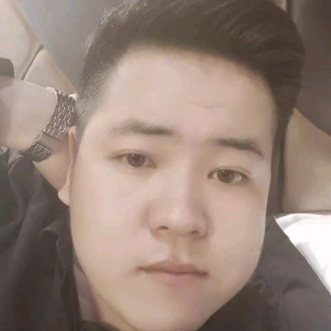 路邓下的影子