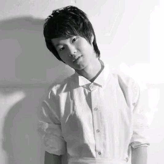 H M C 𓆡𓆝𓆟𓆜