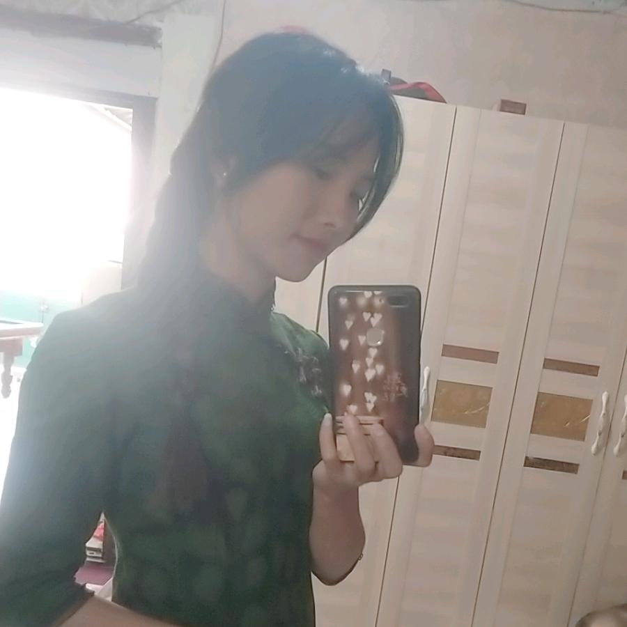 胡卉