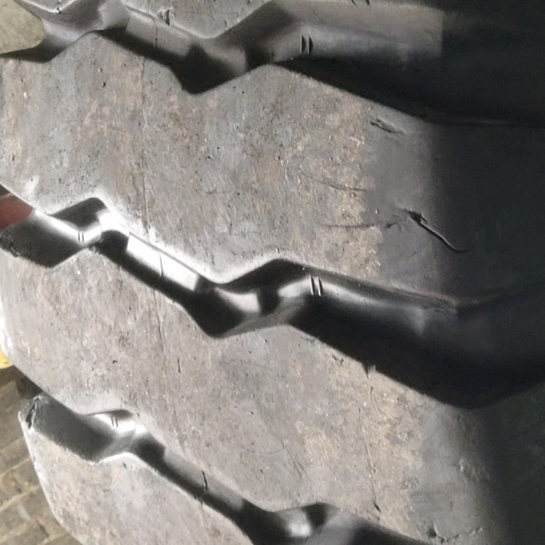 汾阳市50铲车硫化双胞胎加工厂