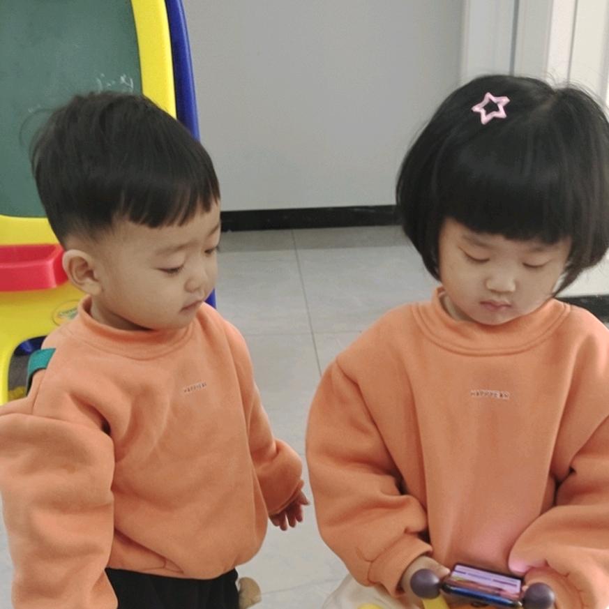 两个小宝的奶👵