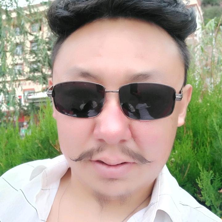 扎西热丁