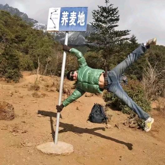 顶效绿荫游泳馆
