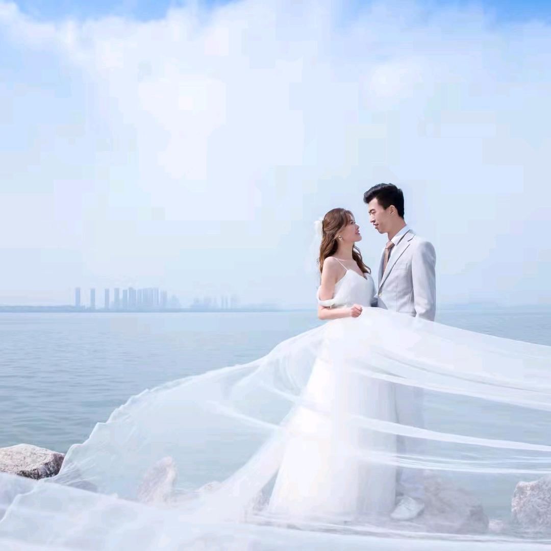 💋她姓余。但愿余生都是你