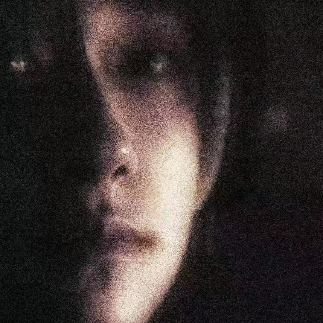 易y~
