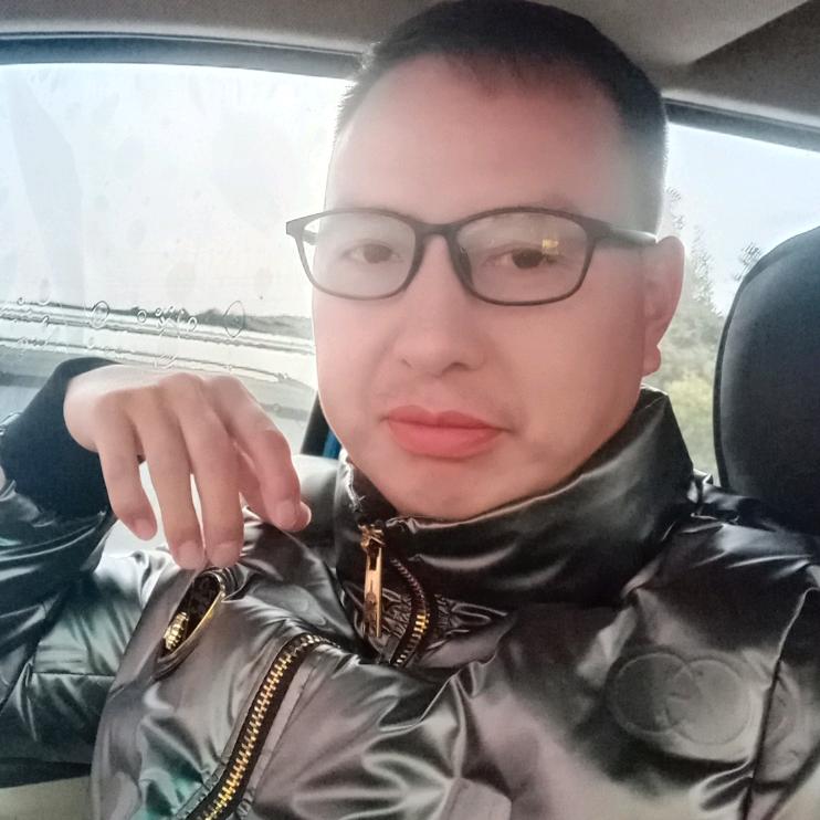 王天明，