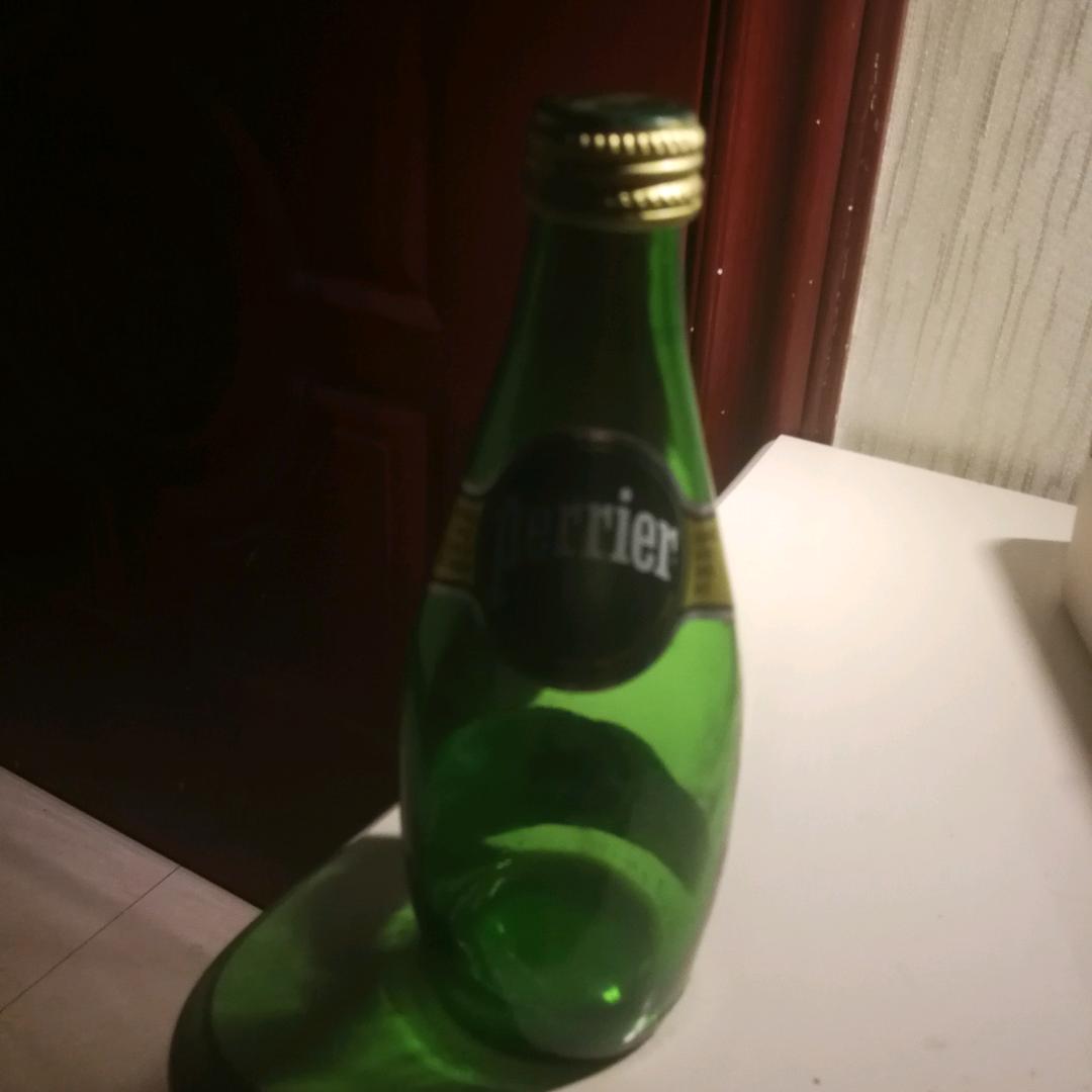 12块的巴黎矿泉水