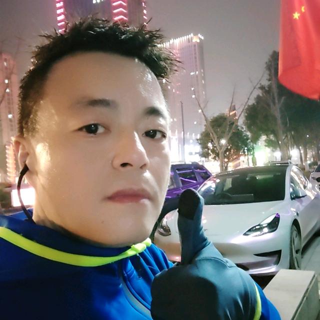 储凡