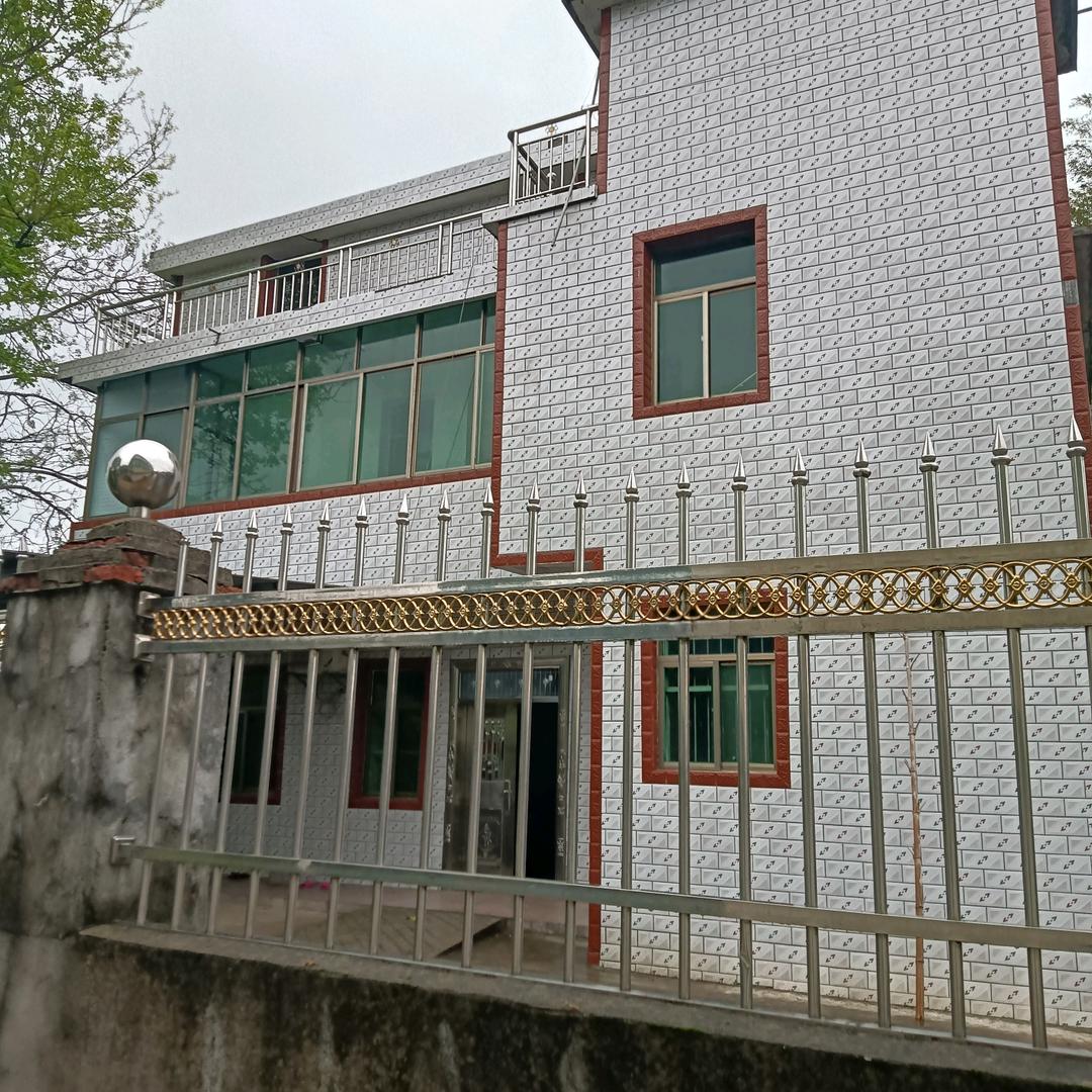脚踏实地，努力奋斗