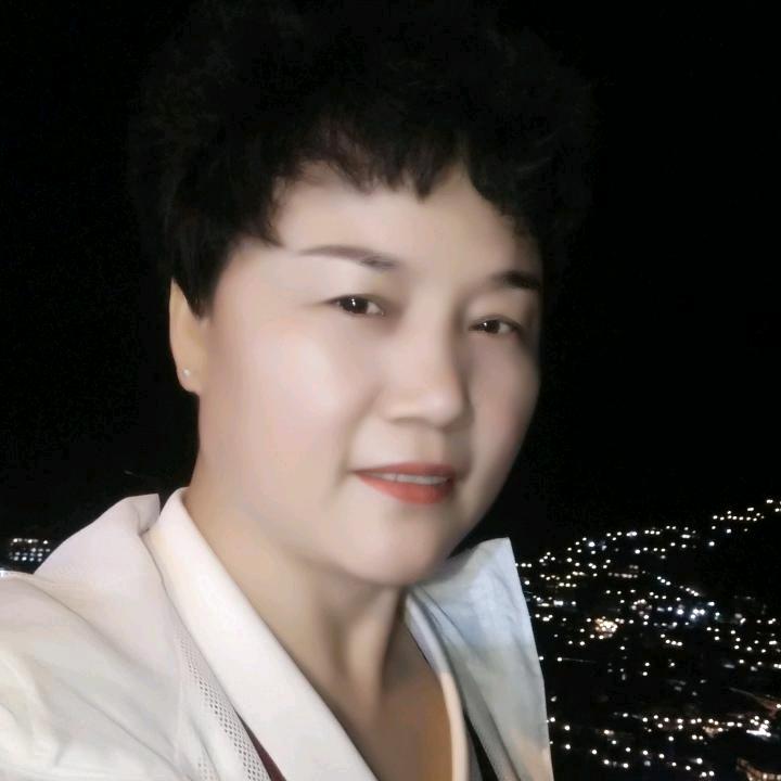 《微笑的月亮》