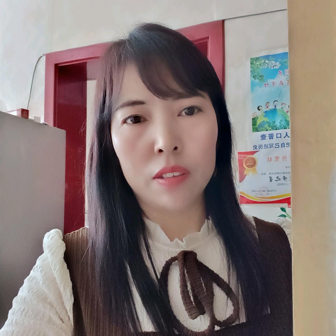 邓华爱唱歌。晚上19:20开播