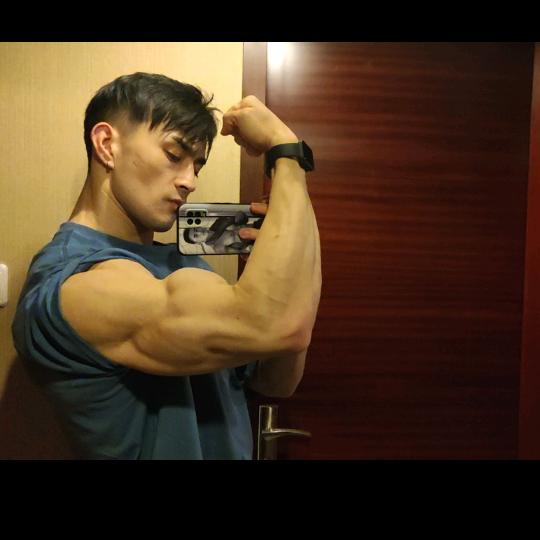 Edward伊