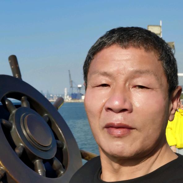西西雷首生