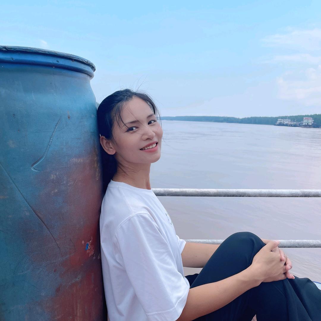 杨佳佳
