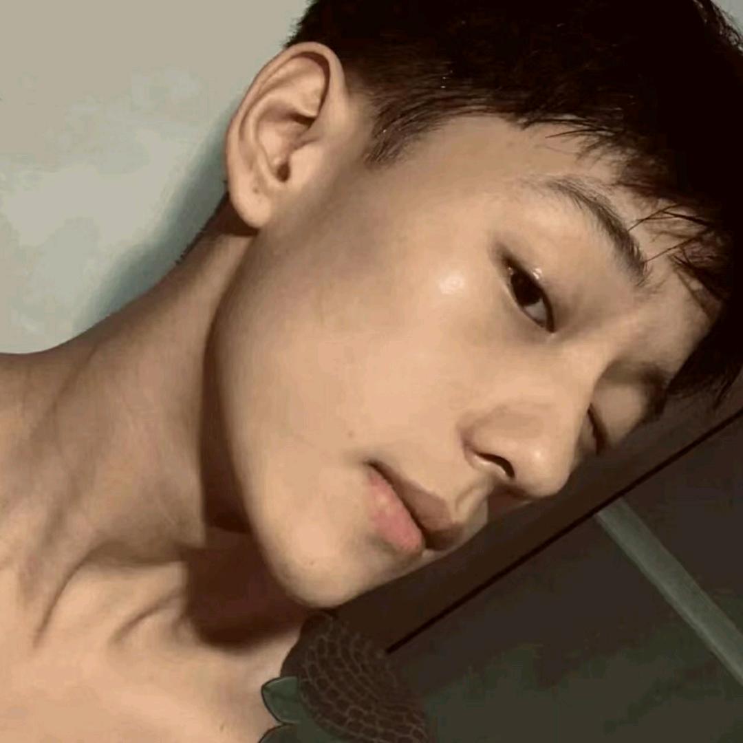 王王^