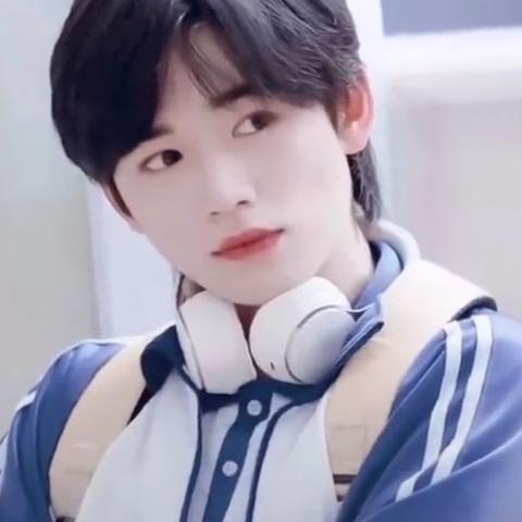 爱唱歌的女孩