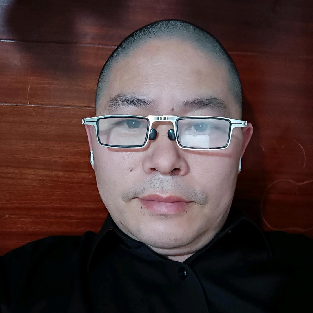 亮亮哥