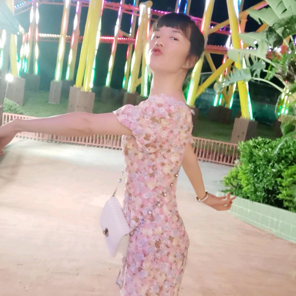 爱笑女孩