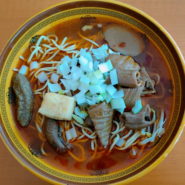 邓记，襄阳牛杂面