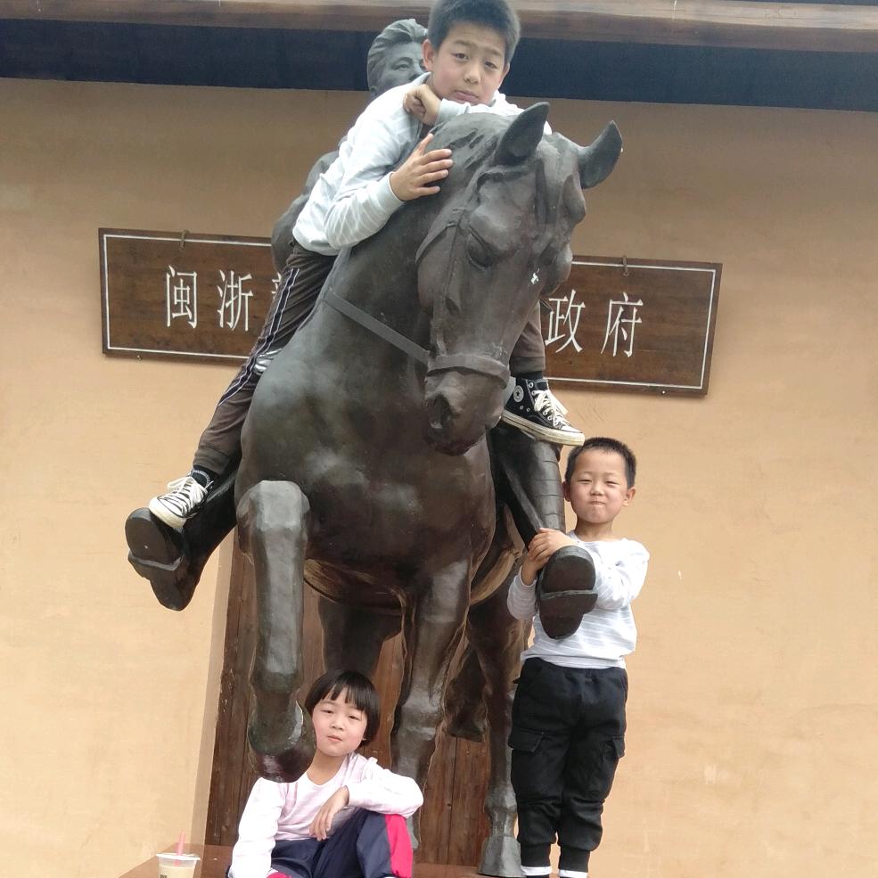 三个孩子的奶奶