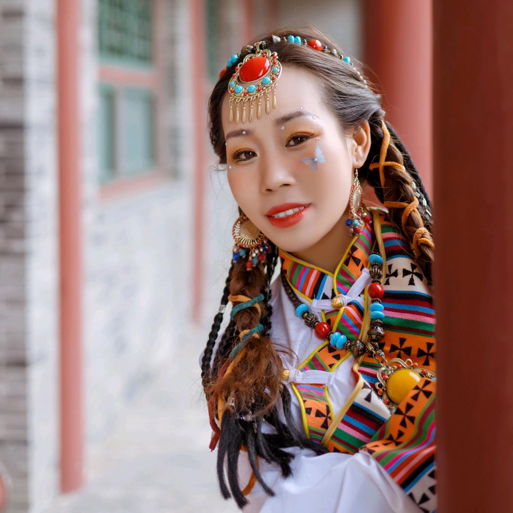 极极尚品丽莫～郭美云