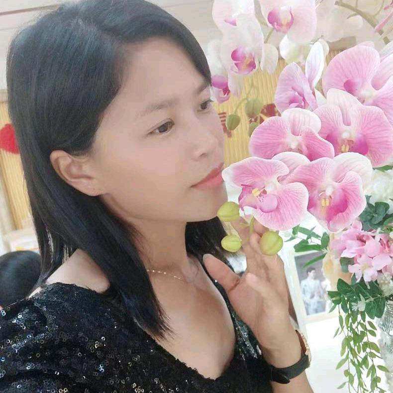 英子