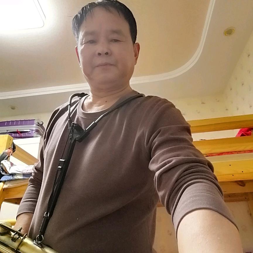 郑小国，老玩童