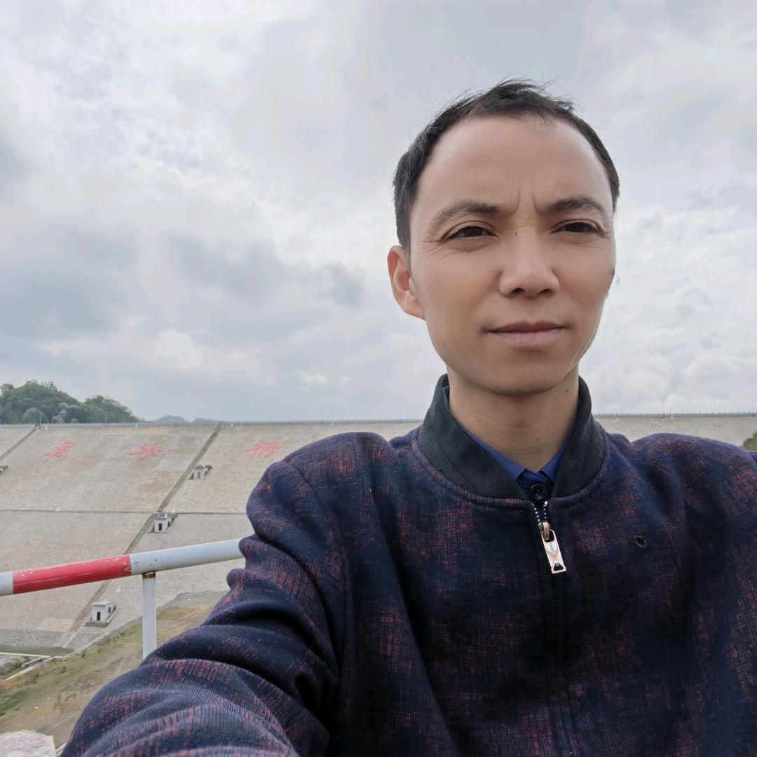 大地雄鹰