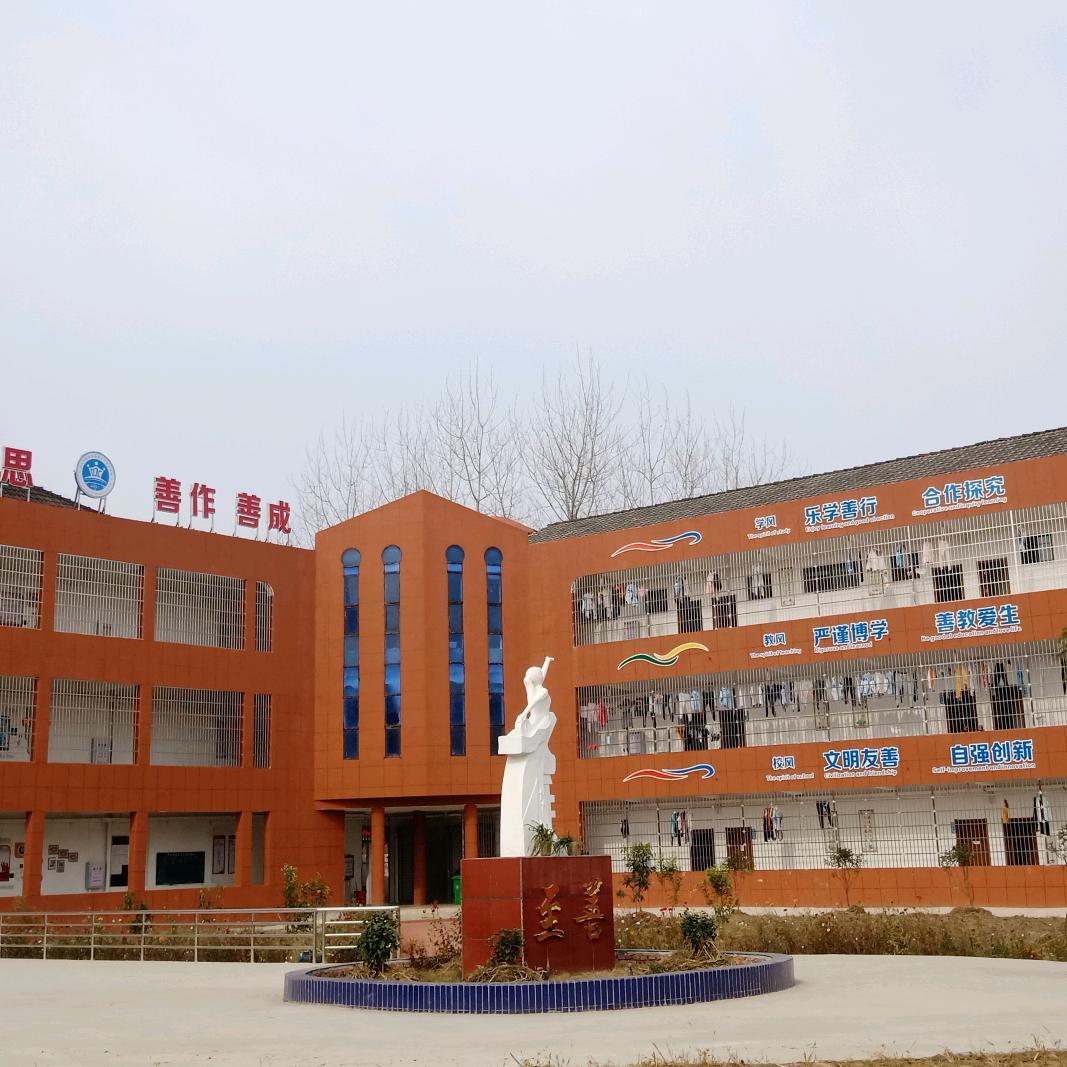 洪湖市戴家场镇英才学校