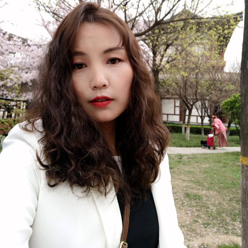 大营镇贵夫人女装店