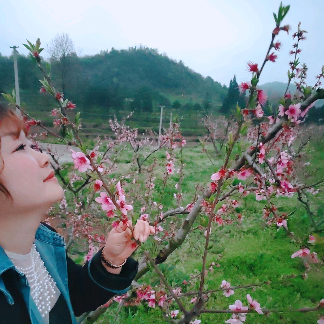 不求朋友成群，只要知己一人