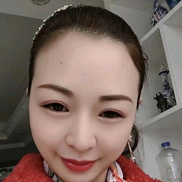 爱笑的周姐